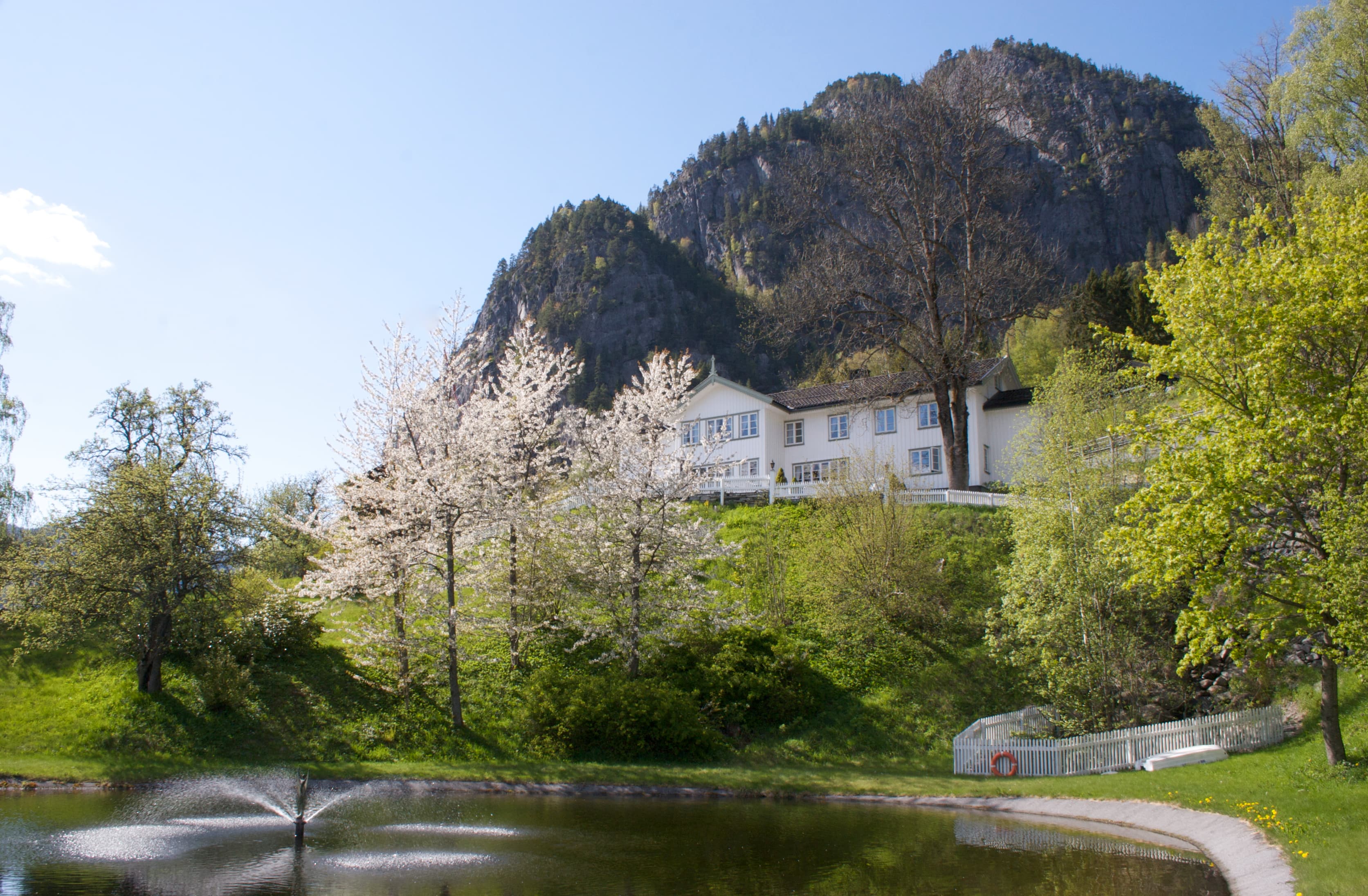 Find the perfect accommodation for Easter