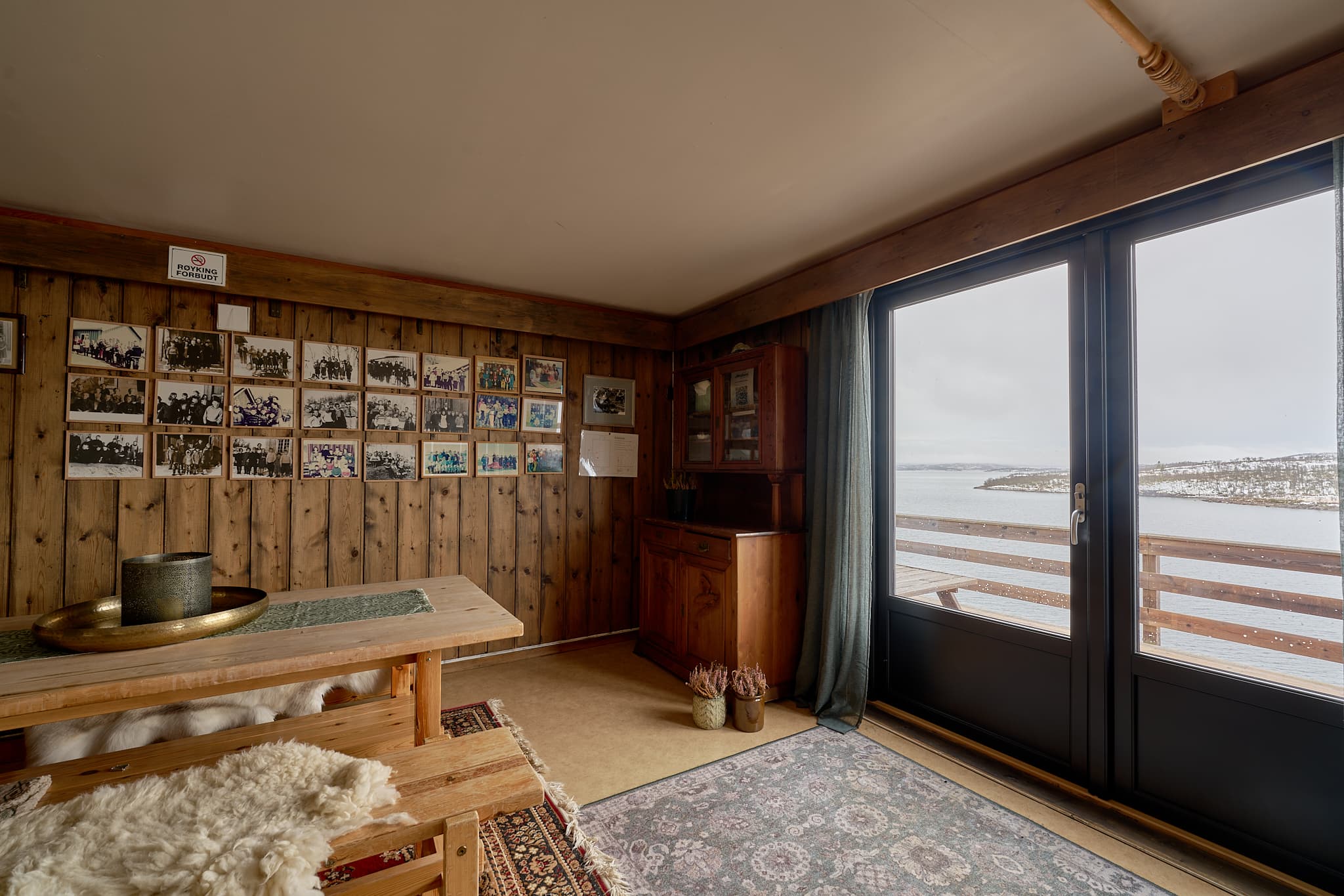 Møsstrond Tourist Cabin