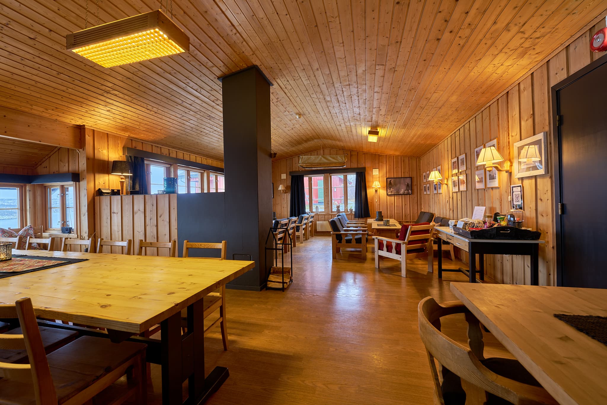Møsstrond Tourist Cabin